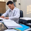 بعد إخلاء سبيله.. قرار من جامعة دمشق ينهي المسار الجامعي للطبيب باسل النميلي