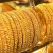 انخفاض سعر غرام الذهب عيار 21 في السوق المحلية