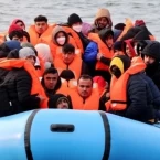 بريطانيا تكـشف عن قانون جديد يخص اللاجئين