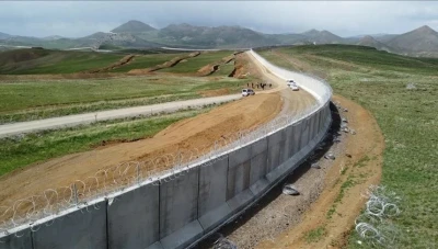 تركيا تُنـجز 80% من بناء جـدارها الأمني على الحـد.ود مع سوريا وإيـ.ـر.ا.ن لتعزيز الأمـن ومـكا.فـحة التـهر.يـب
