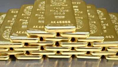 تراجع الذهب وارتفاع الفضة مع توقعات خفض الفائدة الأميركية