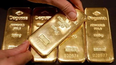 الذهب يسجل مستوى قياسياً ويتجه نحو مكاسب للأسبوع الثالث على التوالي