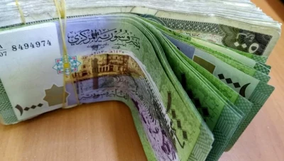 انخفاض حاد تسجله الليرة السورية عند افتتاح يوم الخميس