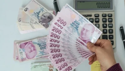 سعر صرف الليرة التركية عند افتتاح يوم الاثنين