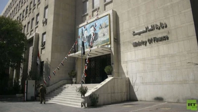 وزارة المالية تفصل عدداً من العاملين بها