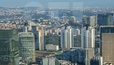 مسؤول يعلن عن بدء التهجير القسري للشركات السورية