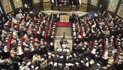 برلمانيون يطالبون بحجب الثقة عن الحكومة .. ويسألون: أين حاكم المركزي مما يحدث؟