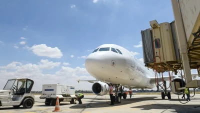 إجراء جديد في مطار دمشق: استبدال الـ100$ بشيك مالي لتخفيف الازدحام