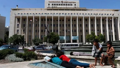 مصدر يوضح أسباب انخفاض سعر صرف الدولار