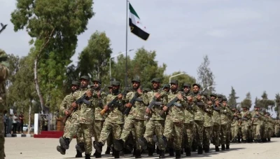 استنفار الجيش السوري في حماة ودمشق.. ما الذي يقف وراء إعادة ترتيب المؤسسة العسكرية؟
