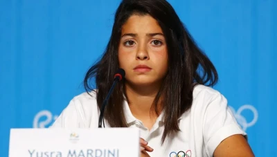 تبرئة اللاجئة السورية سارة مارديني و23 متطوعًا من تهم تهريب مهاجرين في اليونان