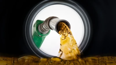 جديد السوق السوداء.. خدمة “إسعاف البنزين
