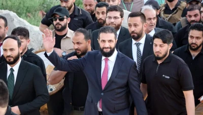 الرئيس الشرع يتصل بمحافظ حلب للاطمئنان على أجواء العيد والأوضاع في المدينة