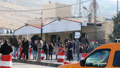 الجيش اللبناني يوقف 56 لاجئًا سوريًا بتهم الإقامة غير القانونية والدخول غير النظامي