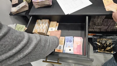 تحسّن جزئي بسعر الليرة السورية الآن