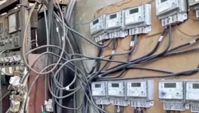 لماذا تختلف فواتير الكهرباء بين منزل وآخر في سوريا؟ خبير يوضح الأسباب والحلول