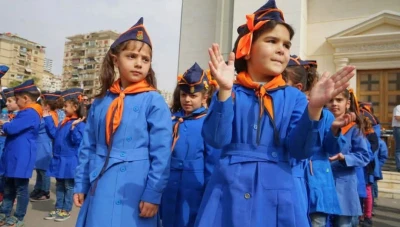 الحكومة السورية تطلق مسابقة لتصميم زي مدرسي موحّد جديد