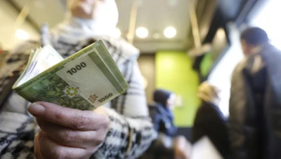 الحكومة تبدأ صرف رواتب ريف حلب وتعلن خطة لدمج الإدارات وتحسين الخدمات