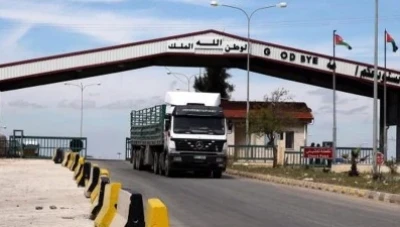 الأردن يسـتأنف حـركـة التجـارة مع سوريا ويسـمـح بالتـصـدير عبر أراضـيه