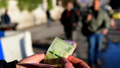 هل تنجح سوريا في ضبط الدولار؟ إطلاق أول سوق رسمي للعملات والذهب يكشف ملامح التغيير