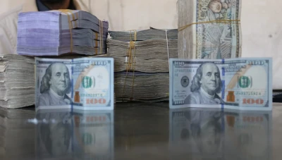 ارتـفاع الضـرائـب وسعر الدولار الجـمـركي يدفعان التجـار إلى التـهـ.ـريـب في سوريا