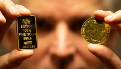 الذهب يحافظ على مكاسبه فوق 4000 دولار للأونصة