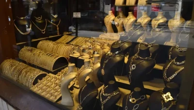 سعر الذهب يعود للانخفاض في سوريا واستقرار بسعر الدولار وسط توقعات بتحسن اقتصادي
