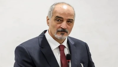بشار الجعفري وعائلته يحصلون على اللجوء في روسيا وسط تطورات سياسية جديدة