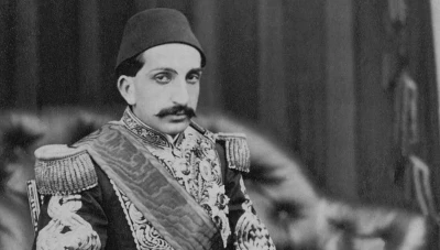 محكمة تركية تعترف بـ71 وريثًا للسلطان عبد الحميد الثاني وتجمّد التصرف بممتلكاته التاريخية