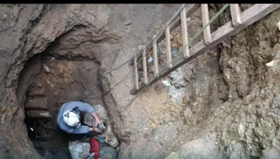 الدفاع المدني: بلاغ عن عالقين داخل حفرة عميقة في مدينة جبلة