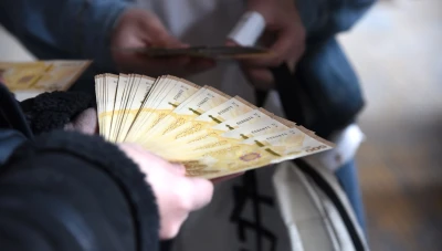 سعر الدولار في سوريا اليوم.. الليرة تحافظ على مستوياتها