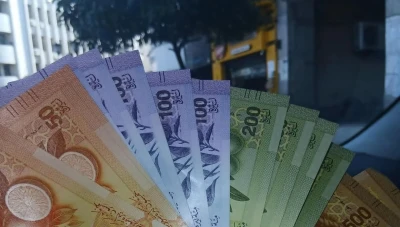 تحسّن في سعر الليرة السورية مع افتتاح السبت.. كيف ينعكس ذلك على السوق؟