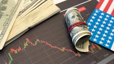 الدولار الأمريكي يتصدر المشهد وسط توترات عالمية