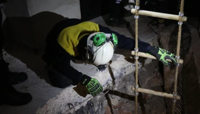 الدفاع المدني ينقذ شابًا سقط في بئر بريف دمشق الجنوبي