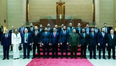 أول اجتماع للحكومة السورية الجديدة برئاسة أحمد الشرع: خارطة طريق لإعادة الإعمار وتحقيق الاستقرار