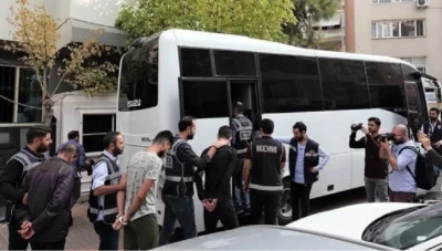 تركيا.. توقيف 3 أشخاص في قضية تجنيس سوريين بوثائق مزورة
