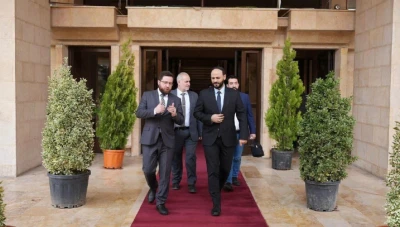 وزير التنمية الإدارية ومحافظ حلب يناقشان خطط تحديث الأداء الحكومي وتعزيز الخدمات للمواطنين