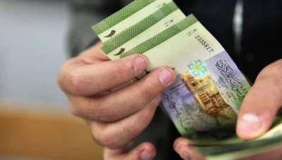 سعر صرف الليرة السورية عند افتتاح يوم الاثنين