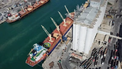 وصول ثلاث بواخر محمّلة بـ70 ألف طن قمح إلى مرفأ طرطوس