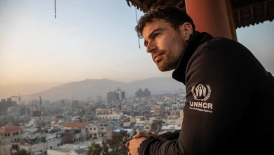 الفنان البريطاني ثيو جيمس يزور دمشق ومناطق سورية للاطلاع على أوضاع العائدين