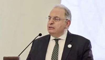 في موقف نادر.. وزير سوري يعتذر للشعب ويؤكد: نحن في خدمة المواطن
