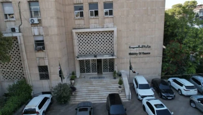 قرارات جديدة في دمشق.. كفّ يد موظفين بقطاع المالية والمصرف العقاري