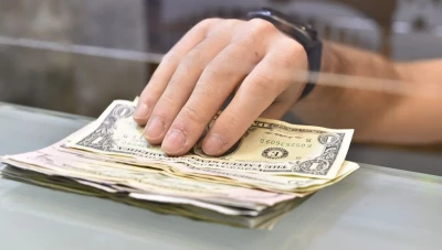 اعـتقـال ثلاثة أشخاص في حلب بتـهـم تـداول عمـلات غير قـانـونية وحوالات مالية مخـالـفة