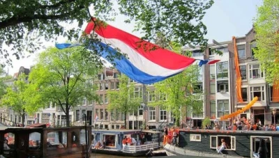 هولندا توقف منح تصاريح الإقامة لمعظم اللاجئين السوريين منذ يونيو 2025