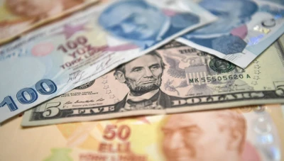 قرار رفع سعر الفائدة للبنك المركزي التركي يثير تحسنًا في قيمة الليرة التركية مقابل الدولار