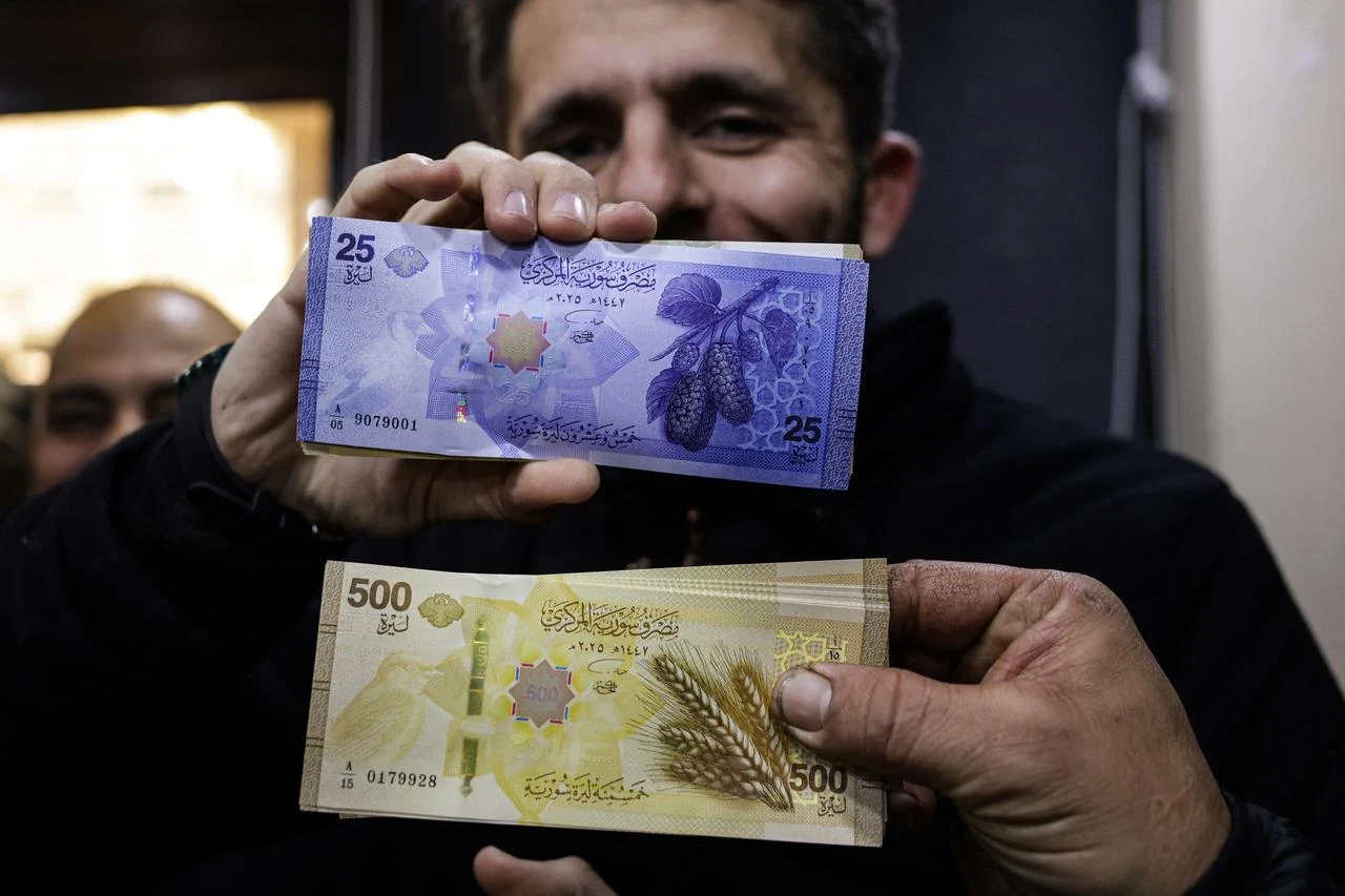 تراجع مستمر في قيمة الليرة السورية أمام الدولار والعملات الأجنبية