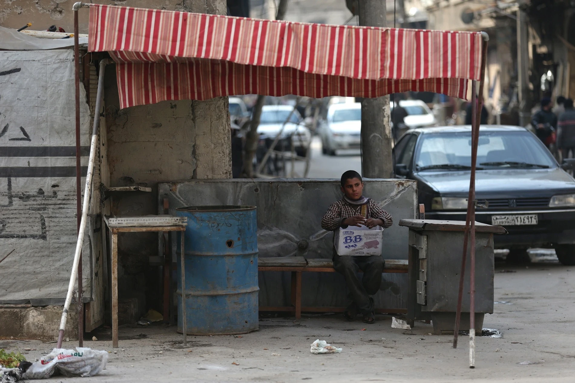 الأزمة الإنسانية في سوريا: 70% يعيشون تحت خط الفقر الدولي، و30% يواجهون الفقر المدقع
