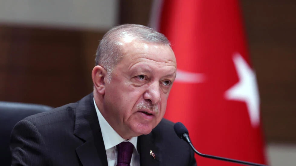 أردوغان يدعو إسرائيل لوقف هجماتها وينظم تجمعًا في مطار أتاتورك تضامنًا مع فلسطين