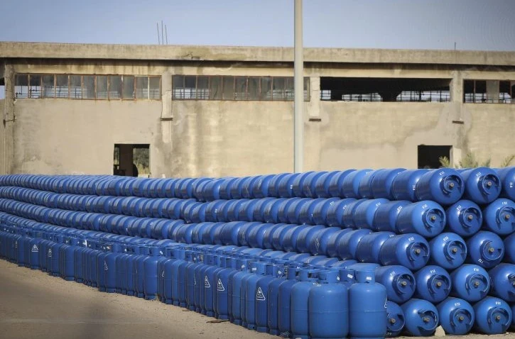 الشركة السورية للبترول توضح حقيقة بيع أسطوانات الغاز بالدولار في سوريا