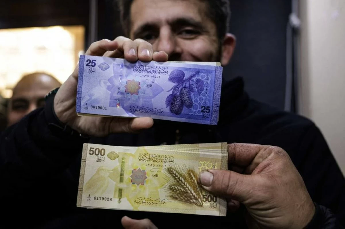 انخفاض متواصل تسجله الليرة السورية الآن
